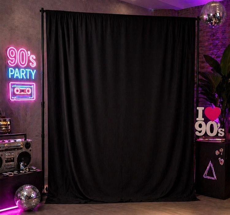 Schwarze Leinwand